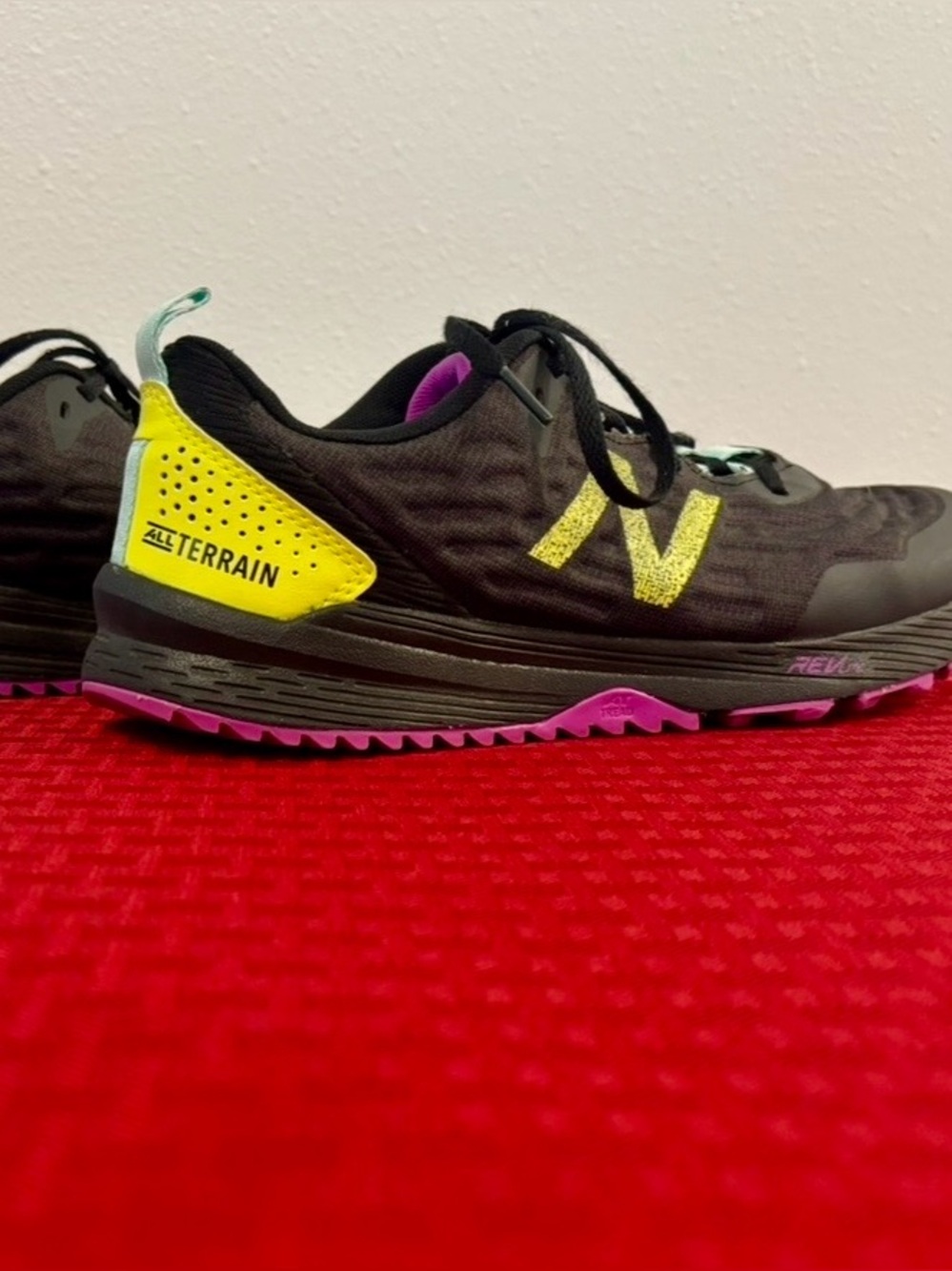 New Balance Nitrel v3 Trail Running Shoes - Size 8B